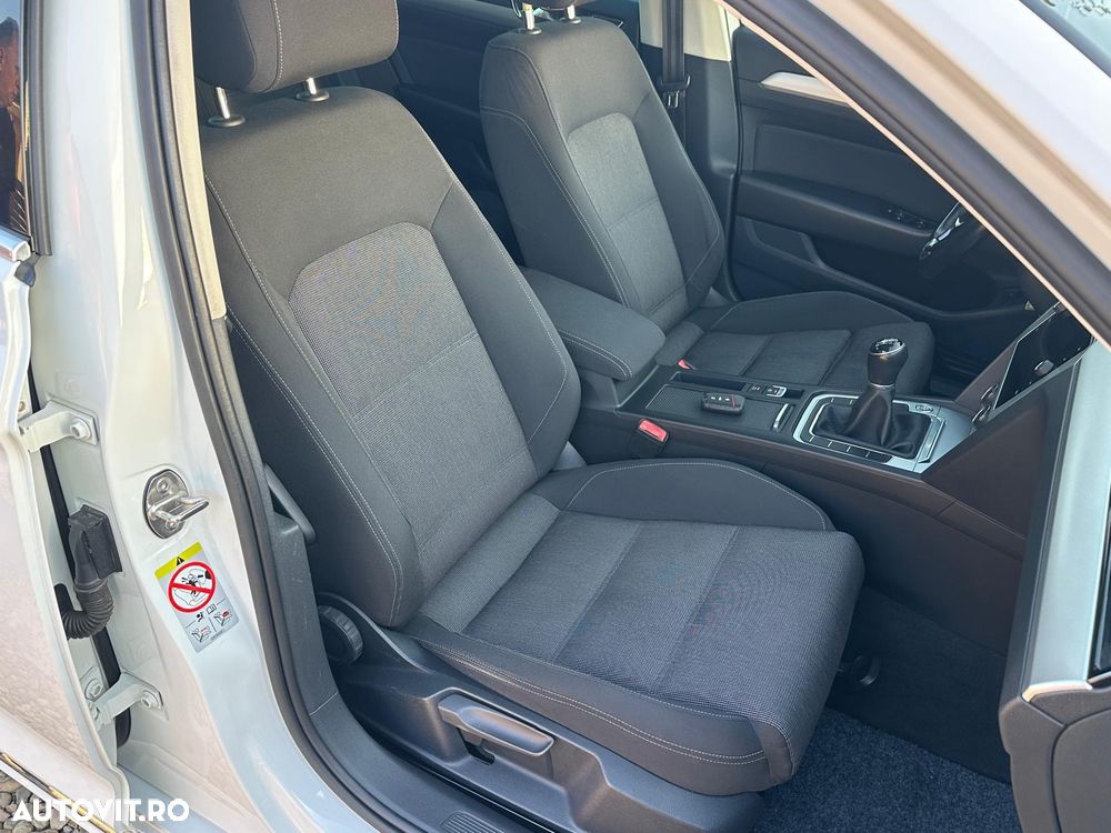 VOLKSWAGEN Passat 2018 — imagine 9