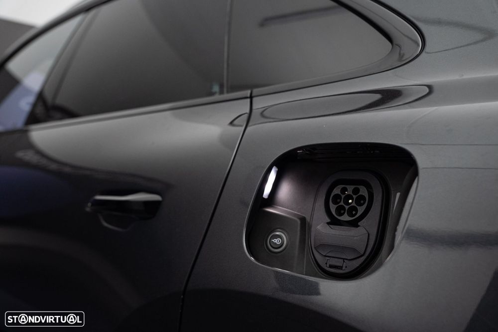 Porsche Macan Electric 4 - 14