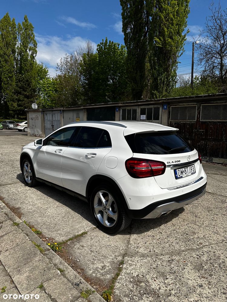 Mercedes-Benz GLA 200 7G-DCT - 9