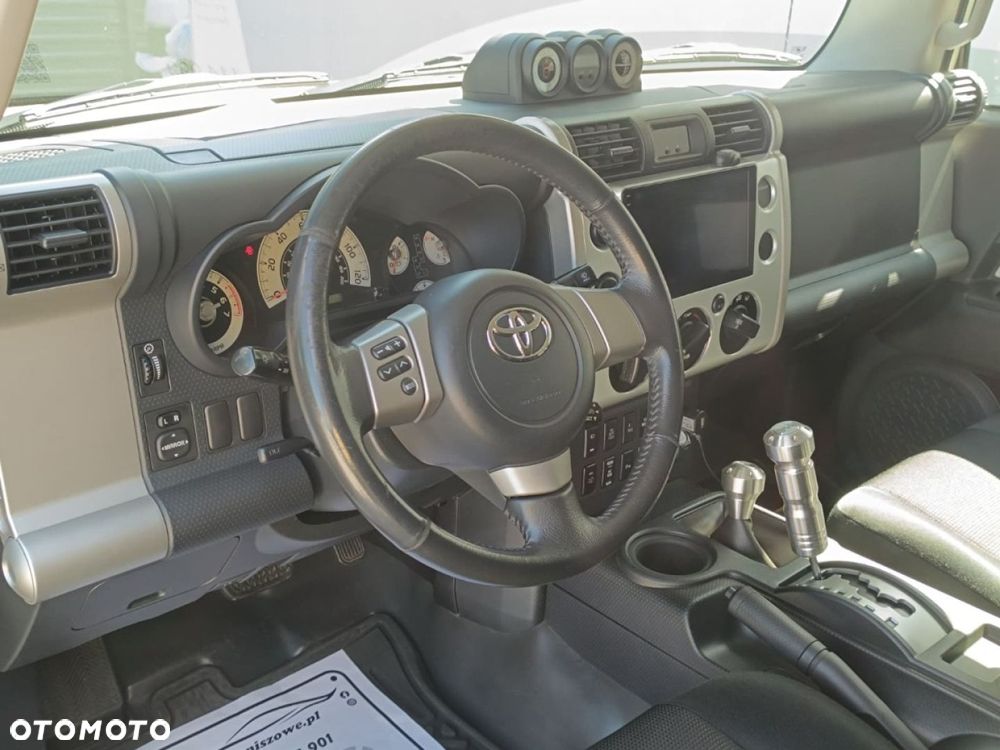 Toyota FJ - 7