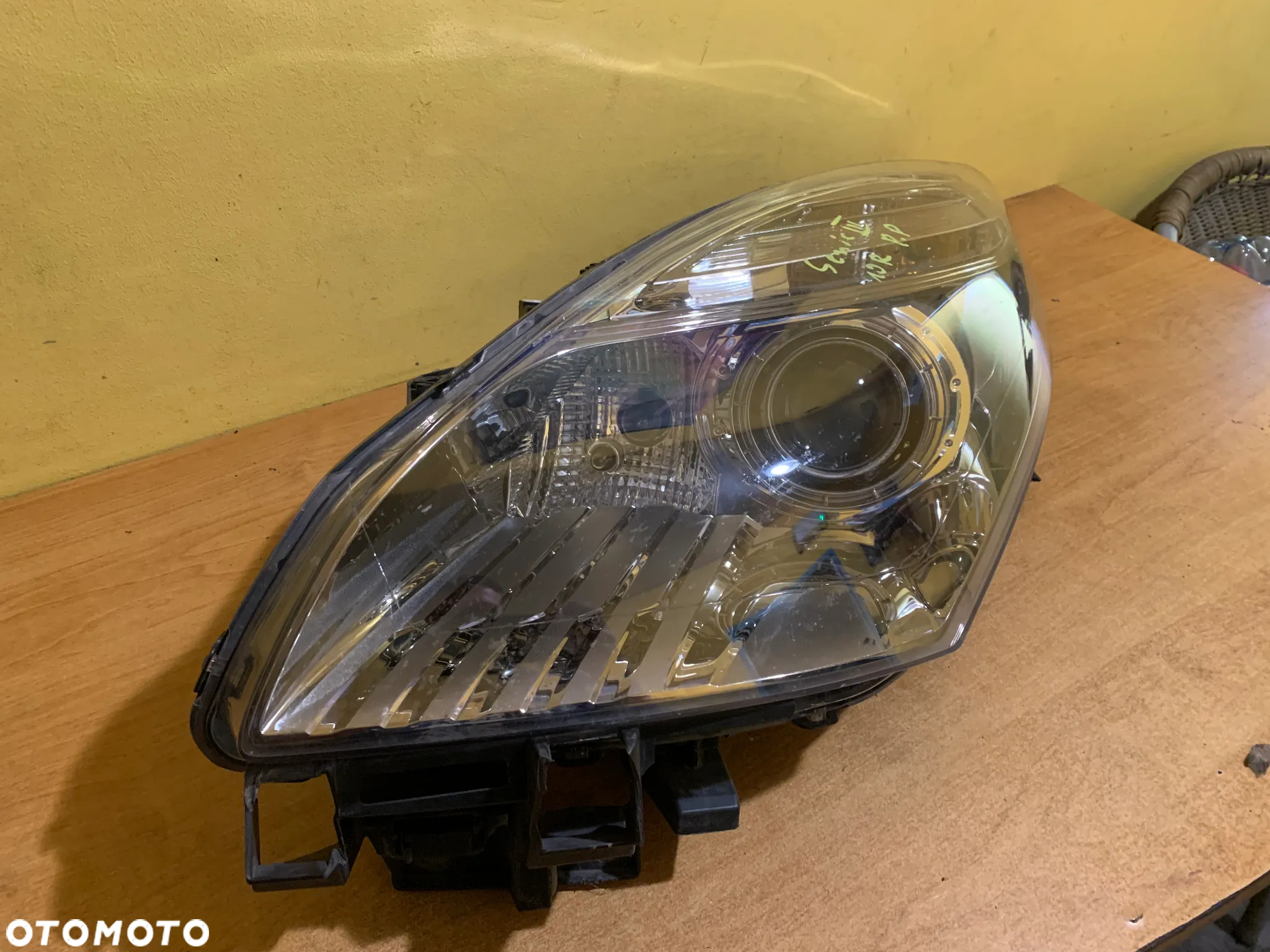 LAMPA XENON LEWA PRZEDNIA RENAULT SCENIC III - 2