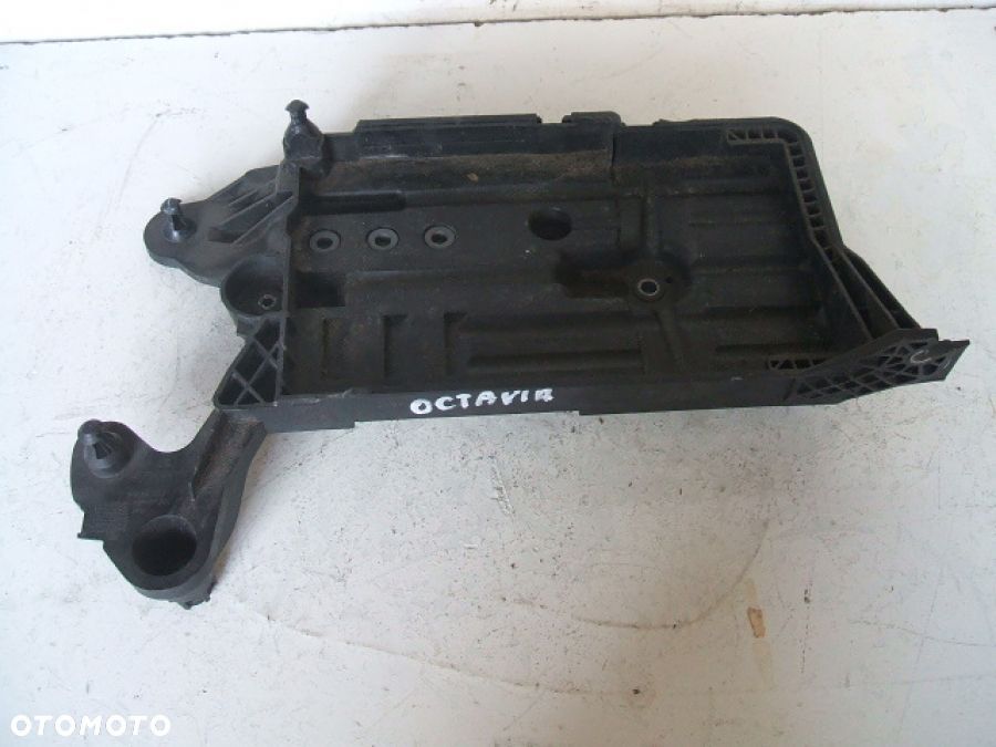 SKODA OCTAVIA III SUPERB SEAT GOLF PODSTAWA OBUDOWA AKUMULATORA 5Q0915331K - 2