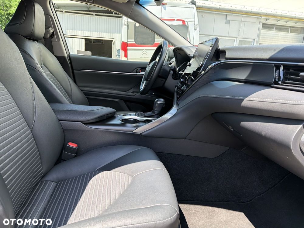 Toyota Camry 2.5 Hybrid Prestige CVT - 8