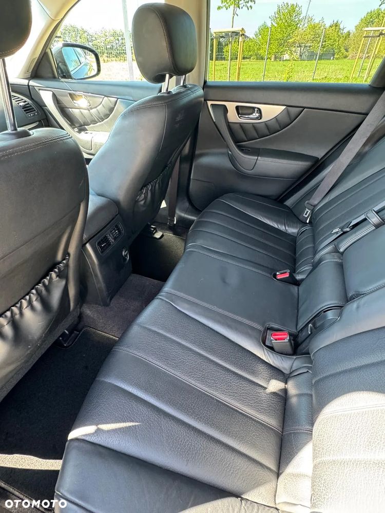 Infiniti QX70 3.7 S - 40