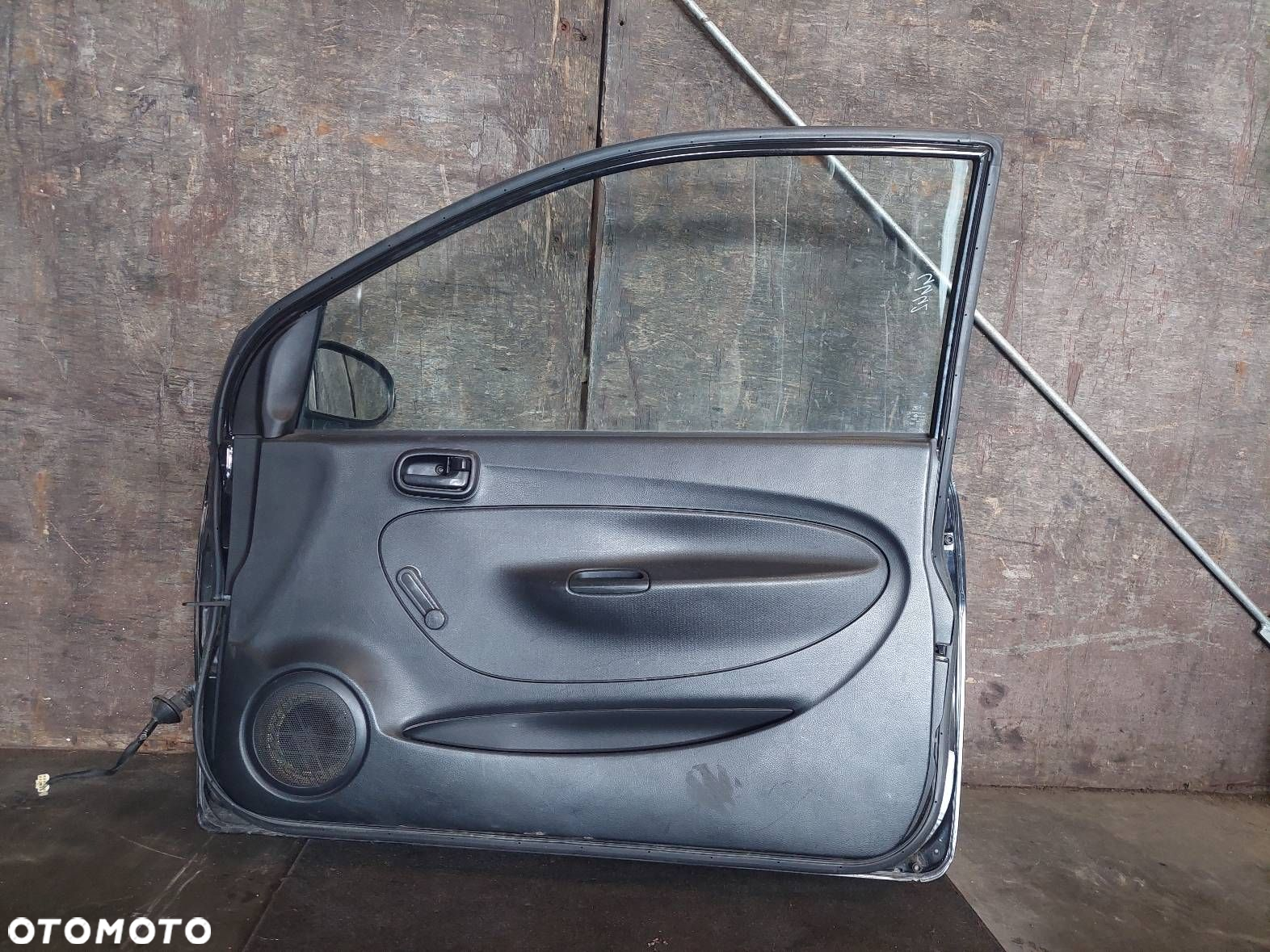 DRZWI KOMPLETNE PRAWY PRZÓD 3D DAIHATSU CUORE VI N05 - 3