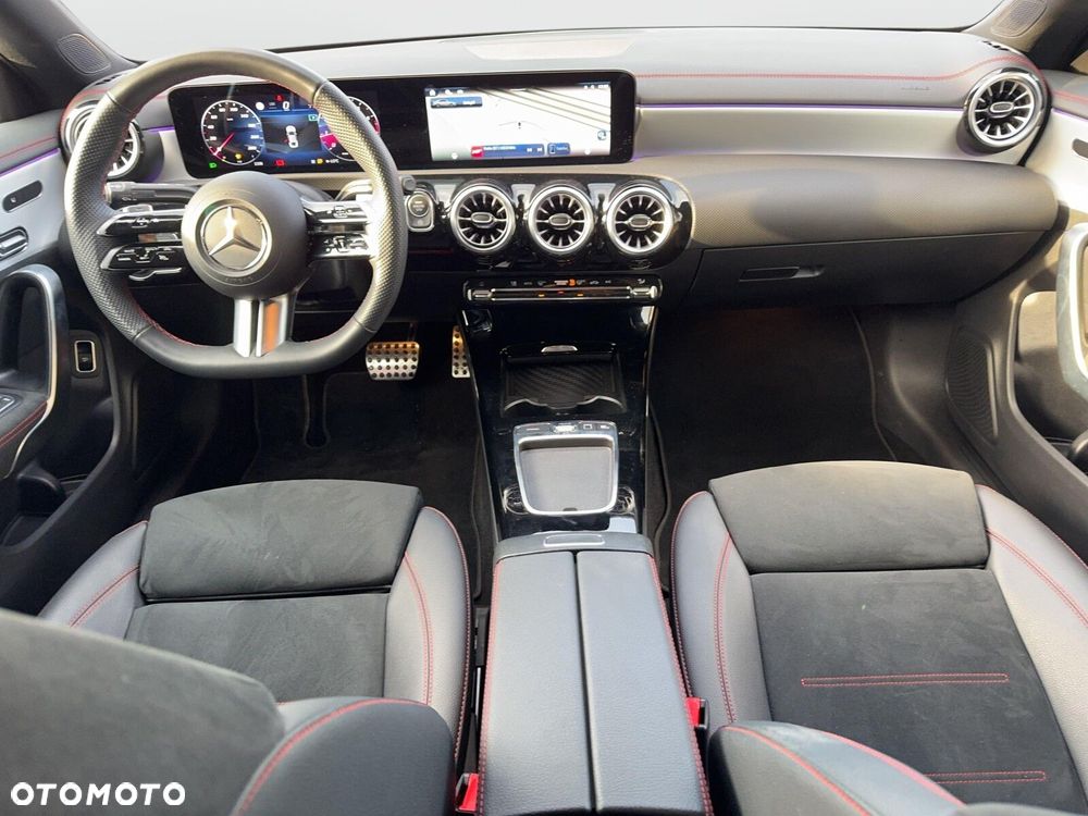 Mercedes-Benz CLA 200 AMG Line 7G-DCT - 22