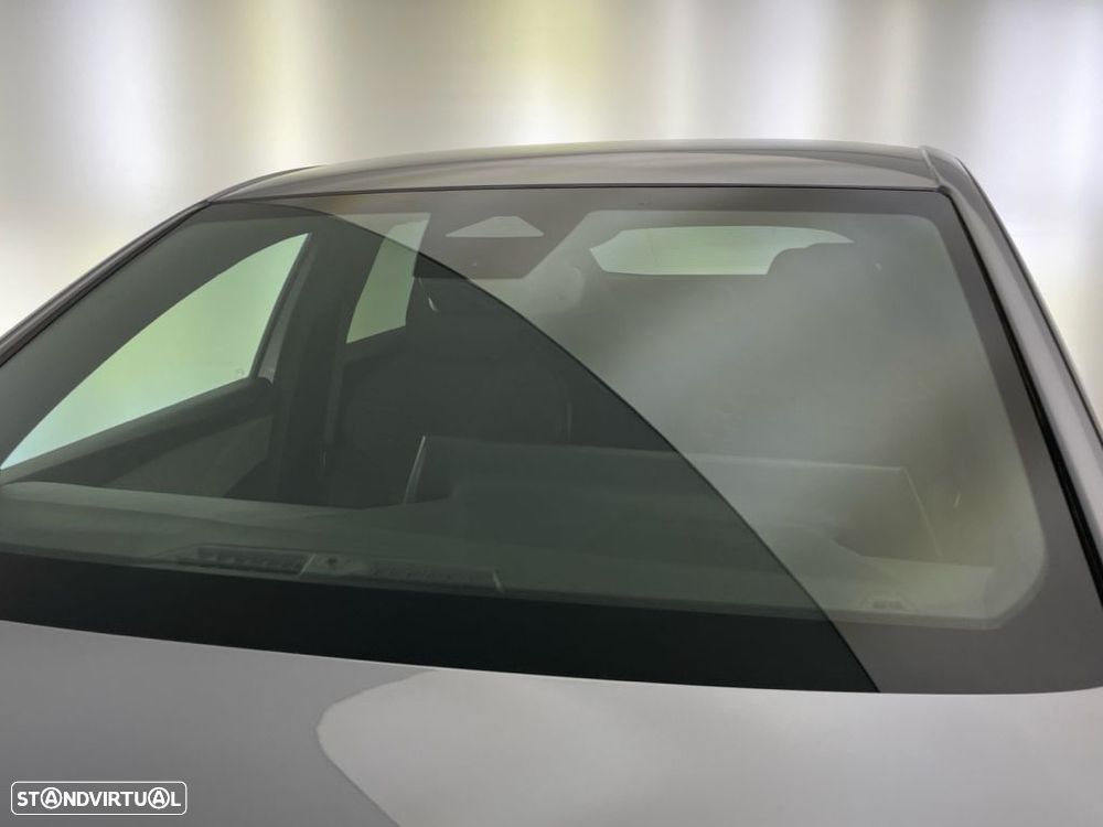 Peugeot 3008 1.2 Hybrid Allure e-DCS6 - 19