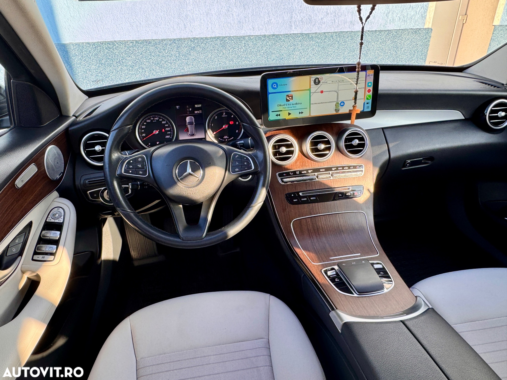 Mercedes-Benz C - 8