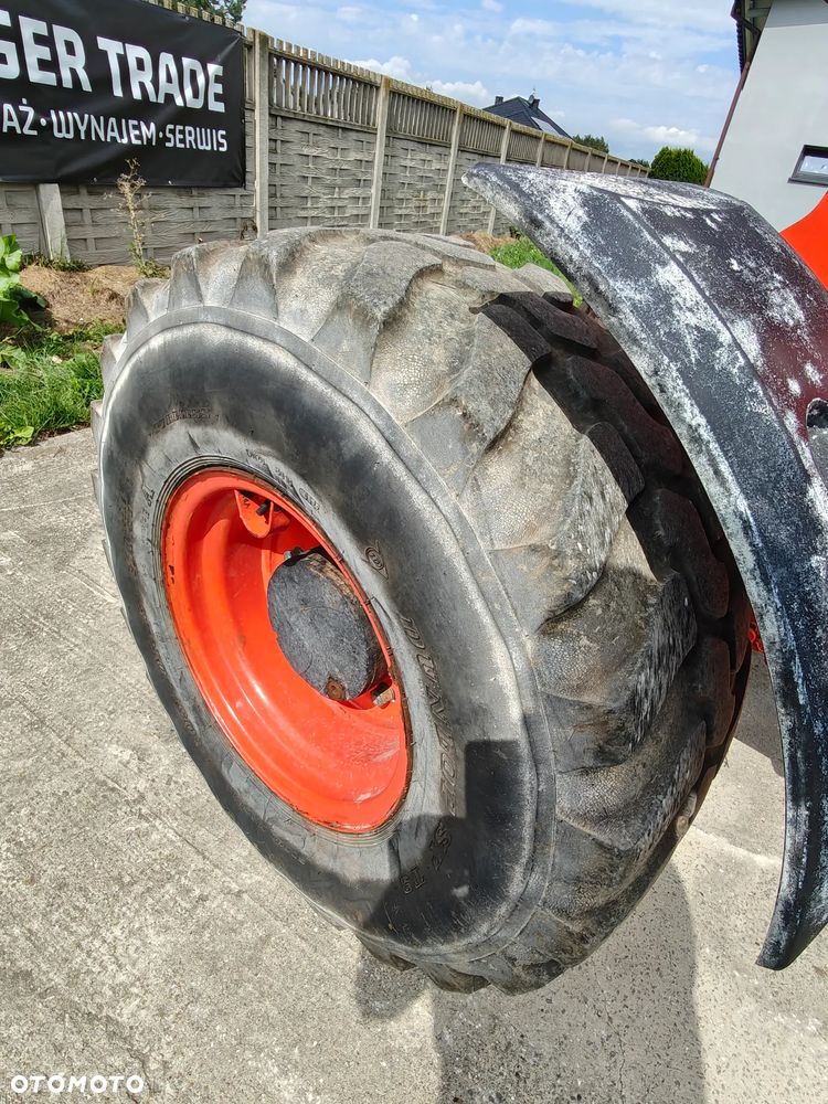Kubota R090 - 15