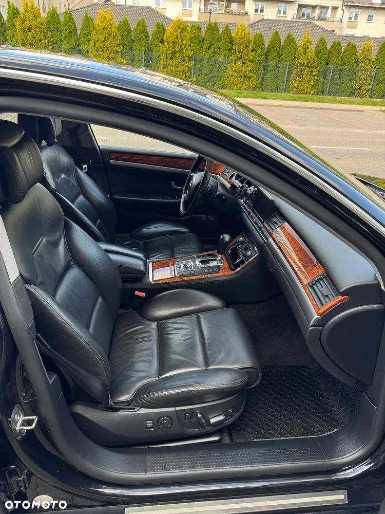 Audi A8 4.2 Quattro - 11