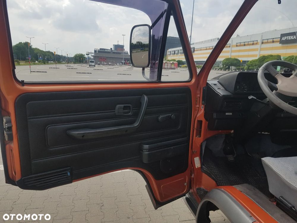 Volkswagen Transporter - 21