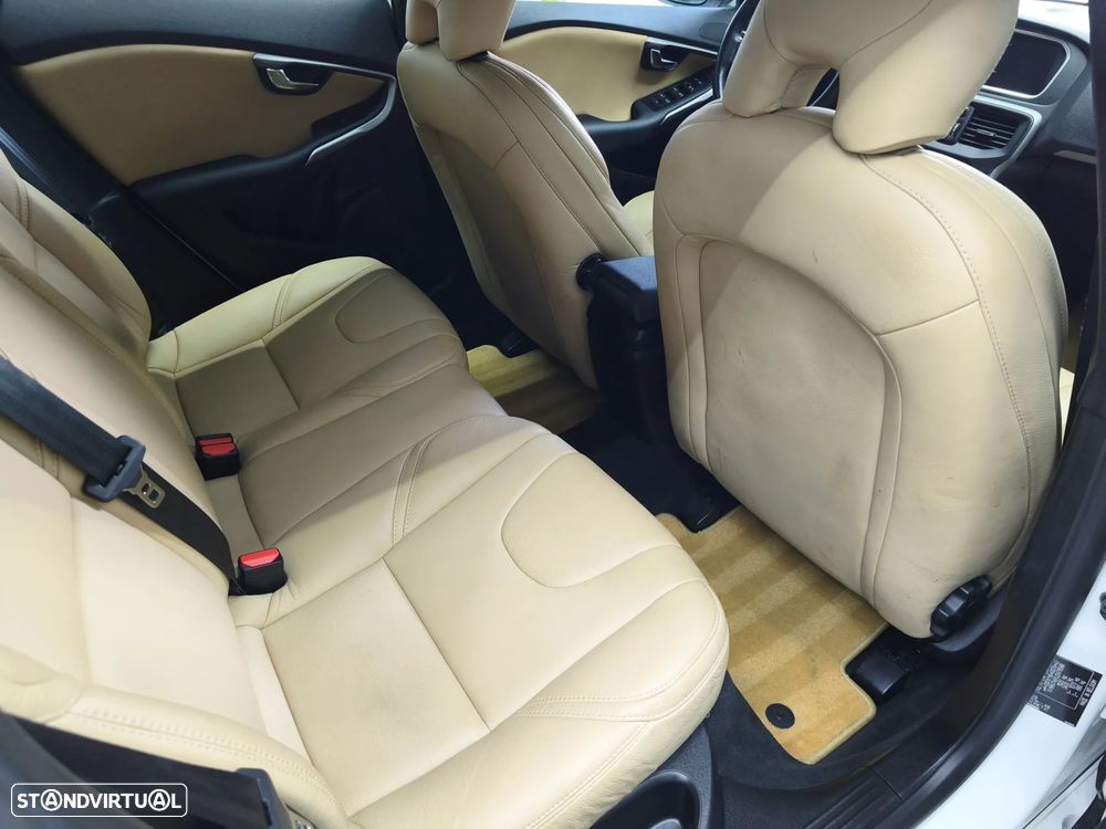 Volvo V40 2.0 D2 Momentum Eco - 9