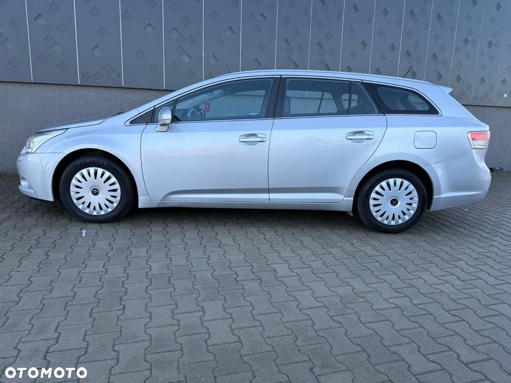 Toyota Avensis 2.0 D-4D Luna - 4