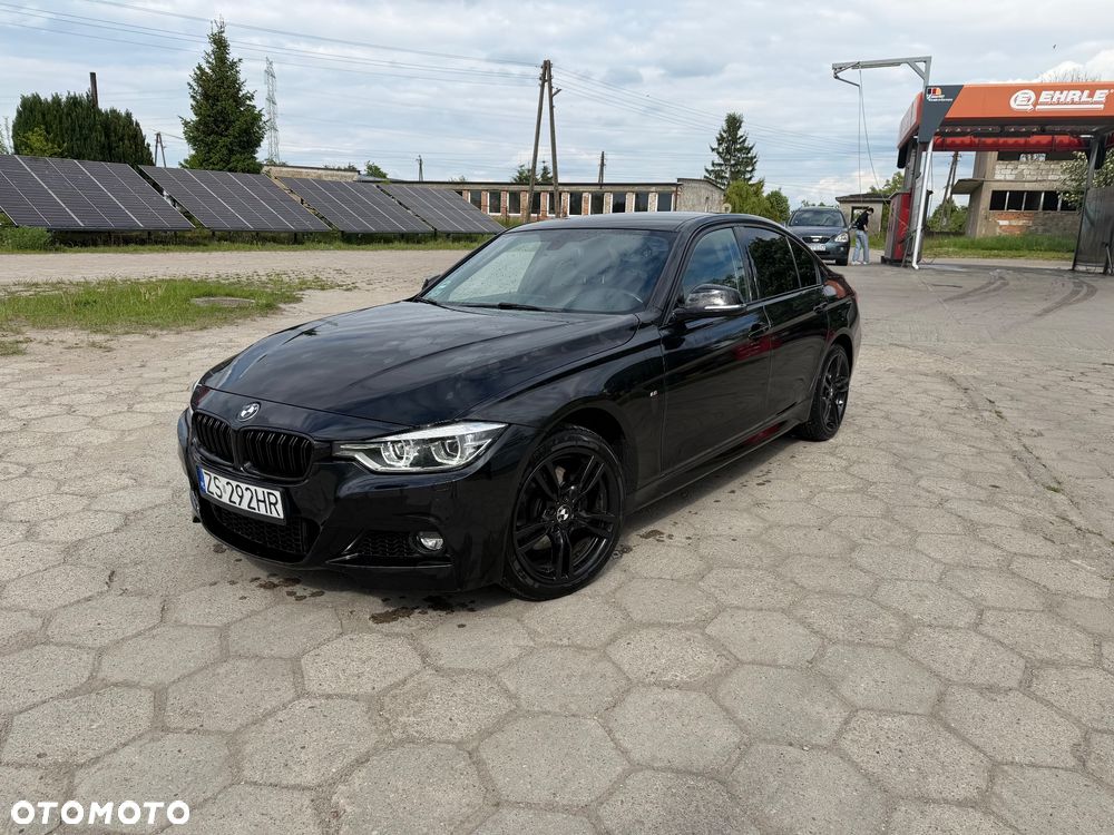 BMW Seria 3 330i xDrive - 1