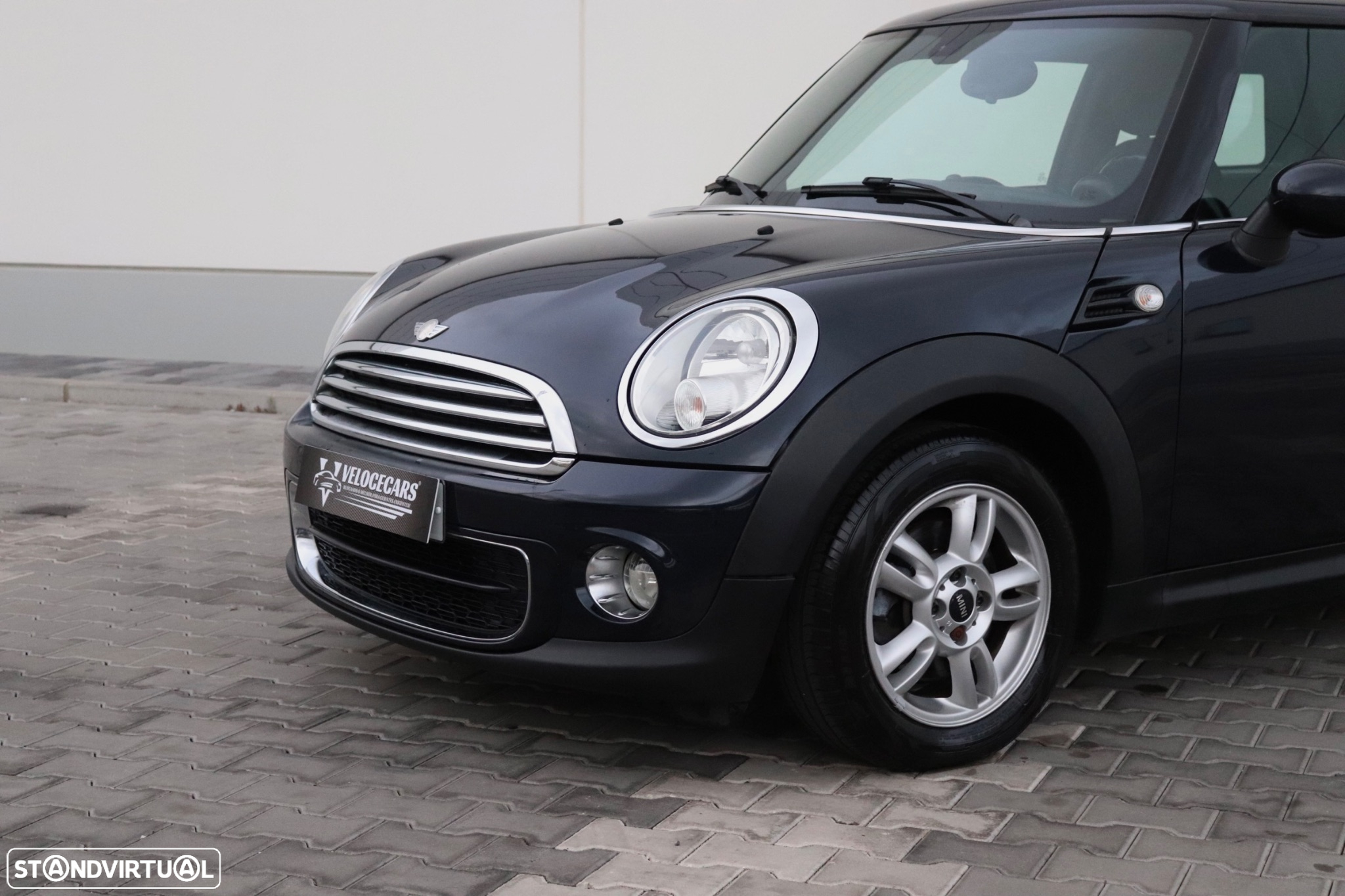 MINI 3 Portas One D - 13