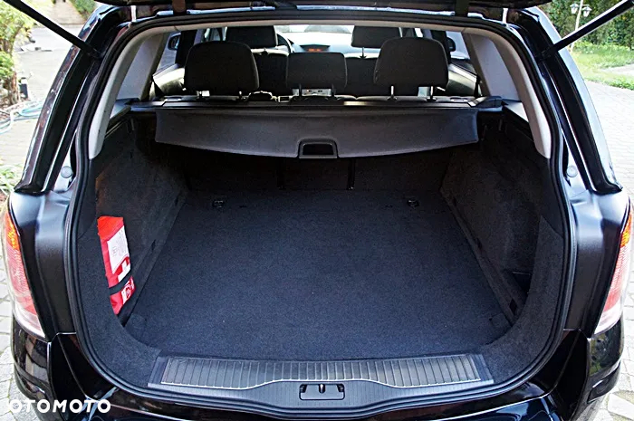 Opel Astra 1.4 Caravan Elegance - 25