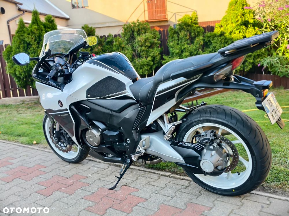 Honda VFR - 24