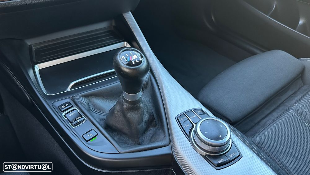 BMW 116 d Pack M - 19