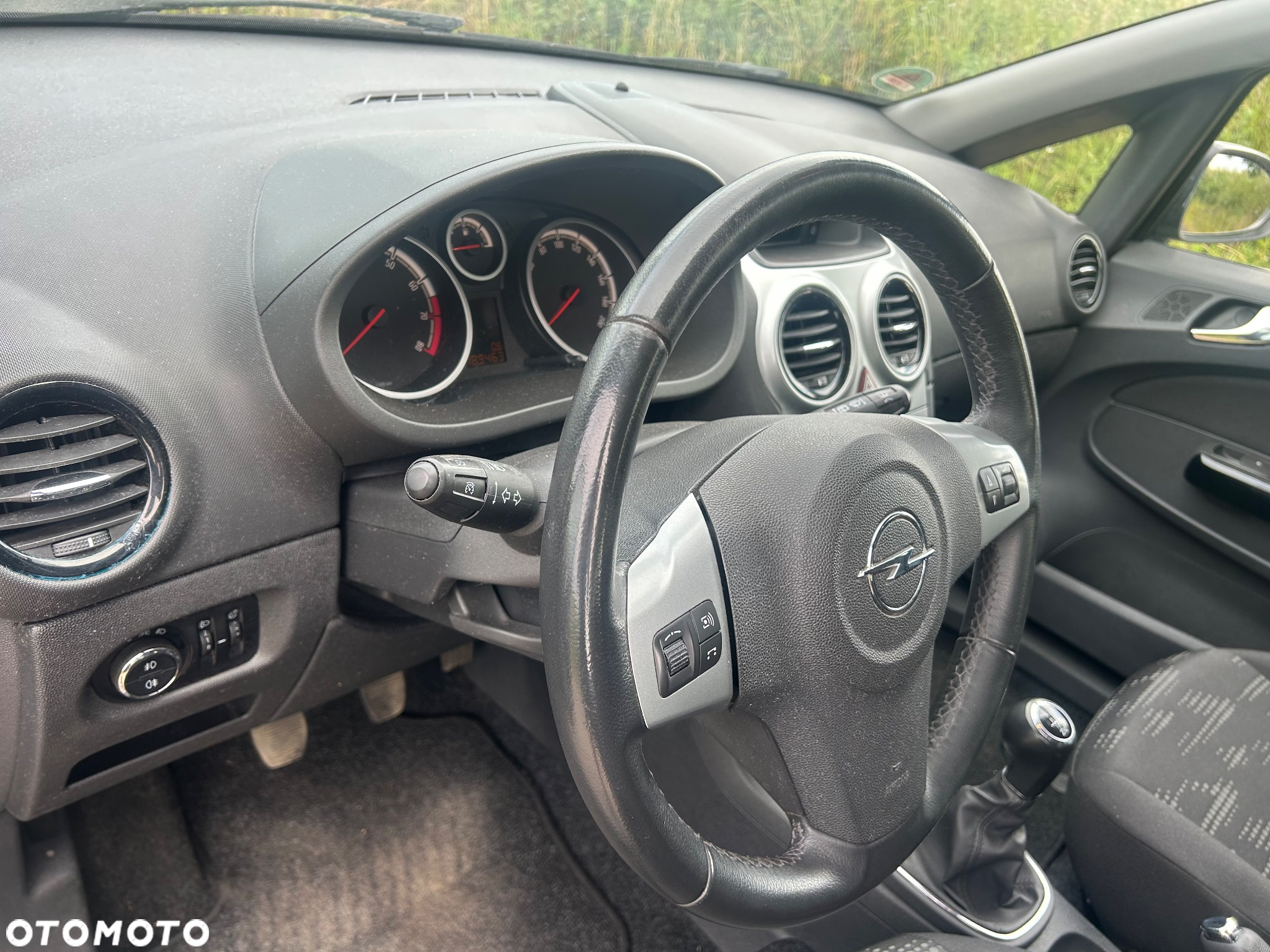 Opel Corsa 1.4 16V Active - 10