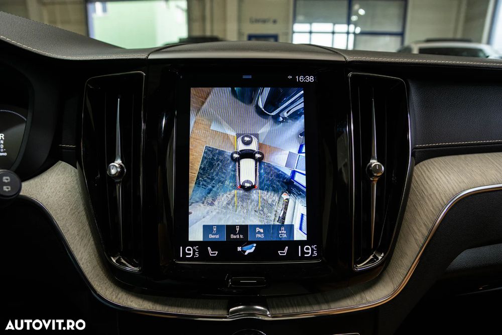 Volvo XC 60 T8 Twin Engine AWD Inscription - 22