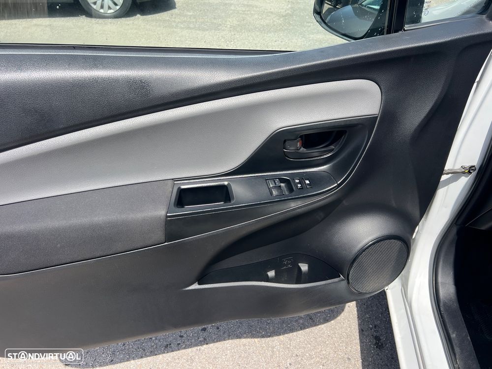 Toyota YARIS - 19