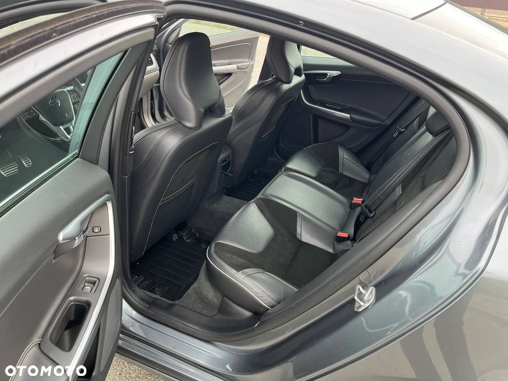 Volvo S60 D3 Drive-E R-Design Momentum - 11