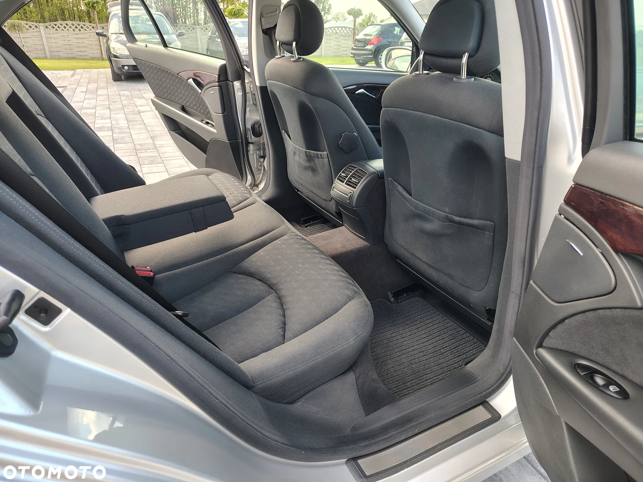 Mercedes-Benz Klasa E 200 Kompressor T Classic - 22