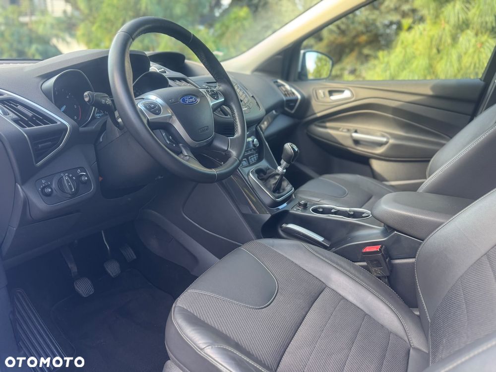 Ford Kuga 2.0 TDCi 2x4 Titanium - 5