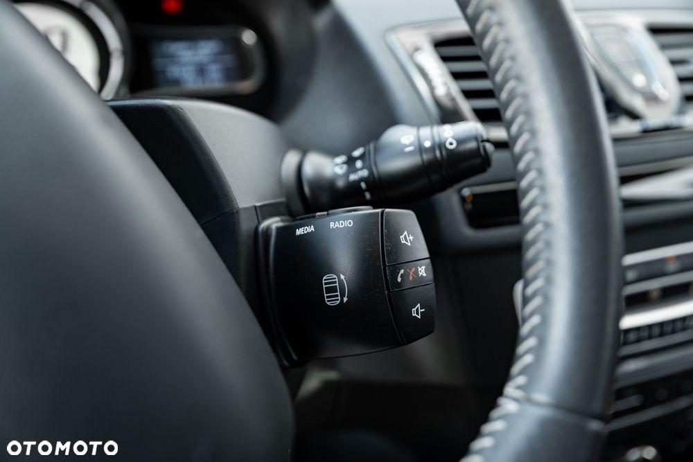 Renault Megane ENERGY TCe 115 Start & Stop Bose Edition - 36