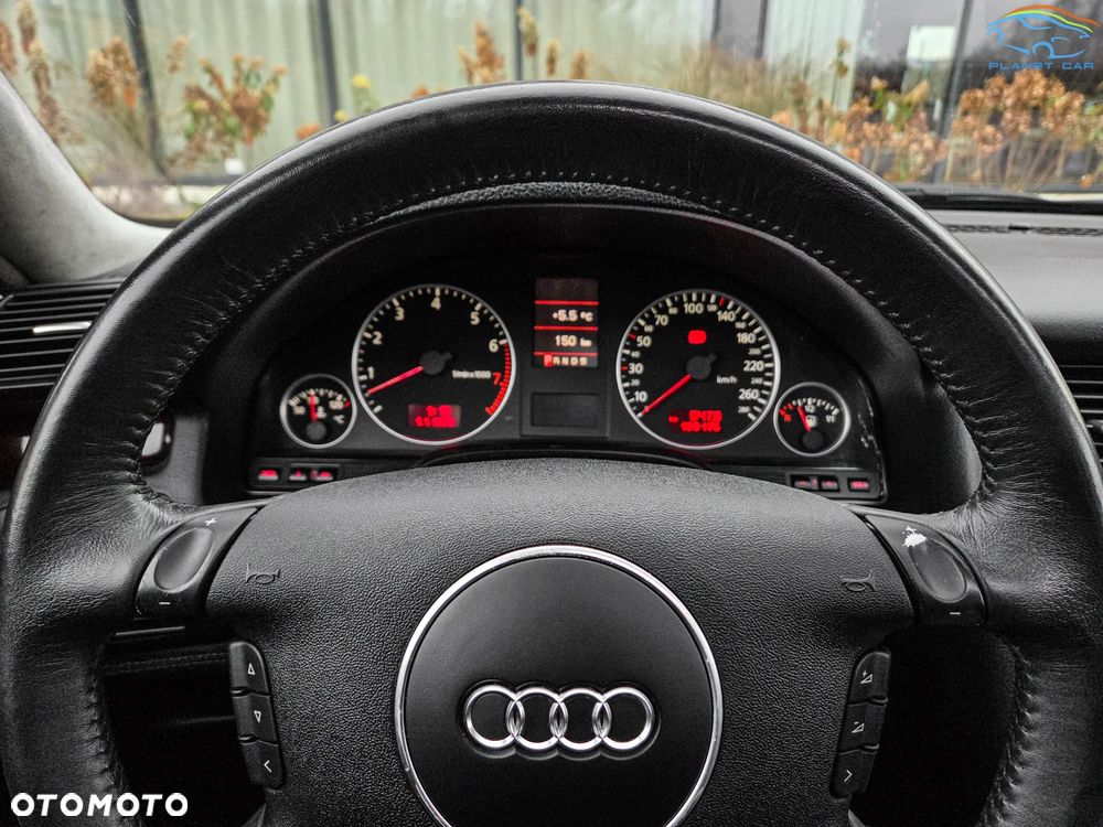 Audi A8 W12 quattro - 26