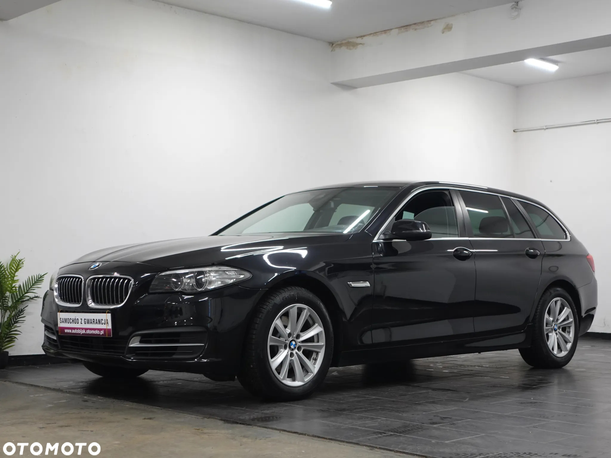 BMW Seria 5 520d xDrive Touring - 4