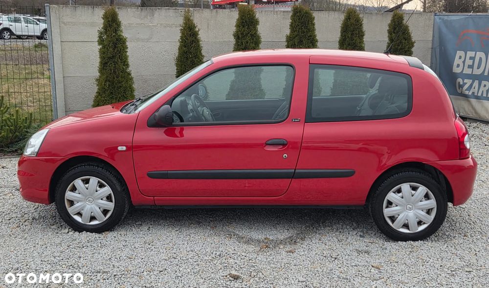 Renault Clio 1.2 16V 75 Expression - 9