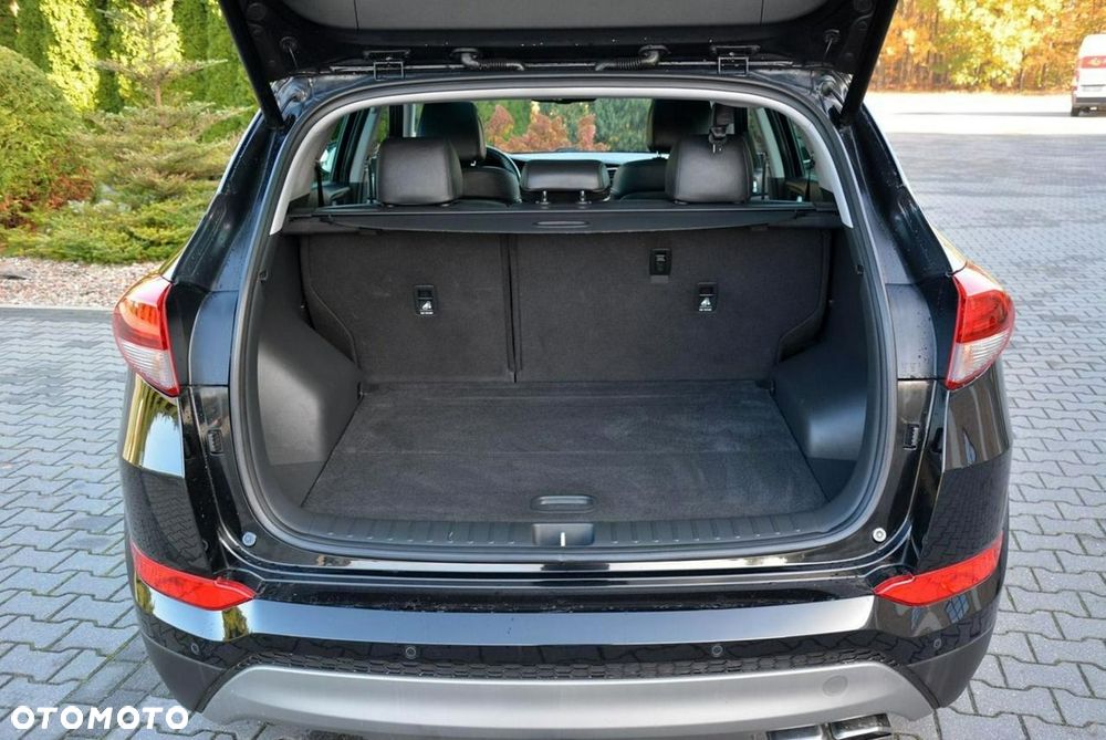 Hyundai Tucson 2.0 CRDI 4WD Automatik Premium - 35
