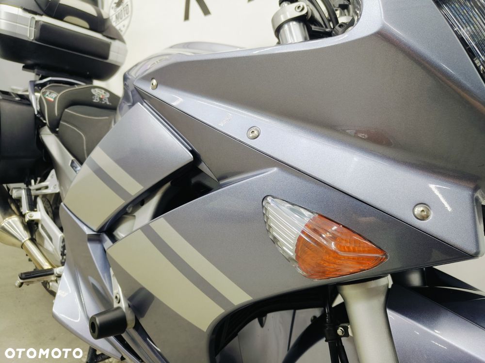 Yamaha FJR - 6