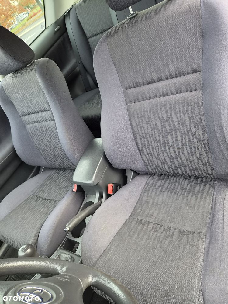 Toyota Corolla - 10