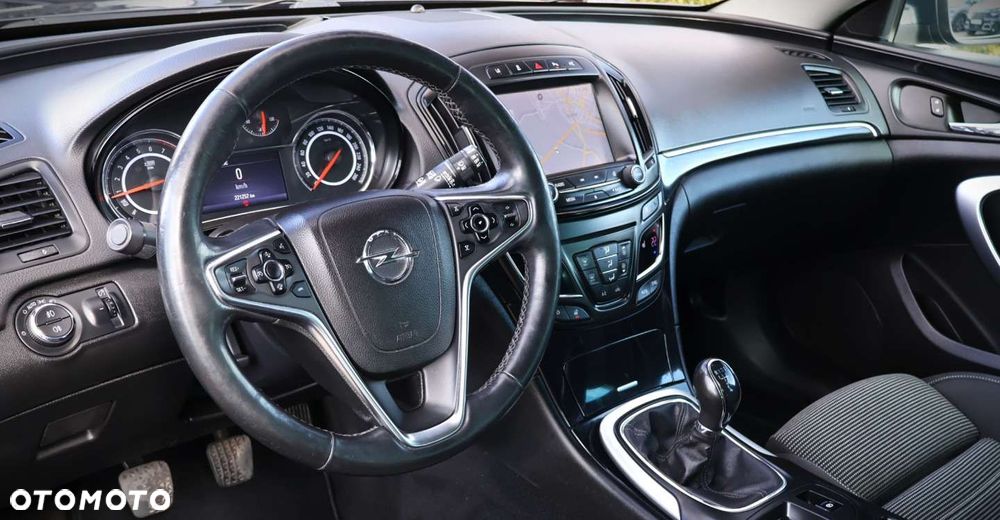 Opel Insignia - 12