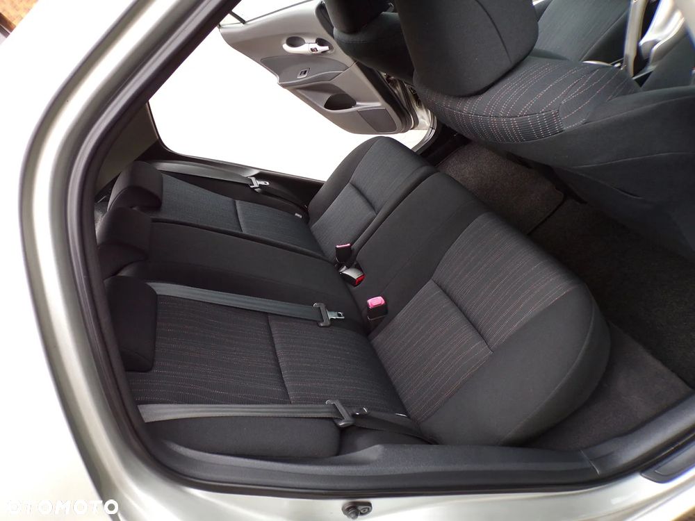 Toyota Auris 1.4 D-4D Life+ - 23
