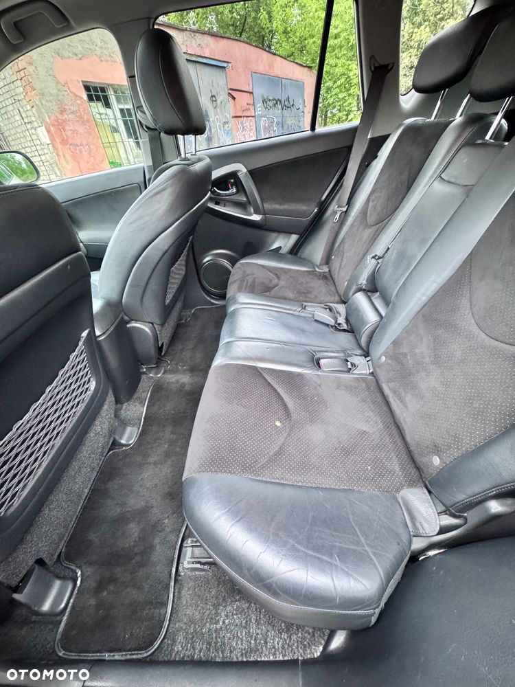 Toyota RAV4 - 18