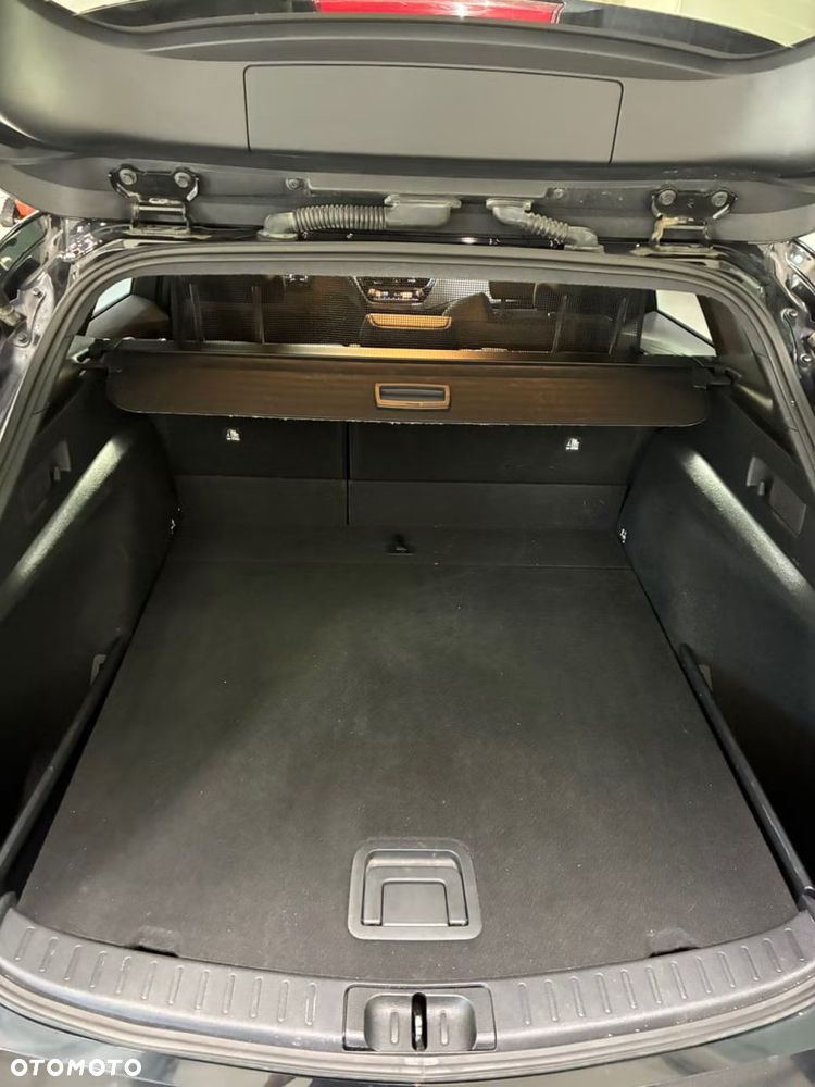 Toyota Corolla 1.8 Business Edition - 12