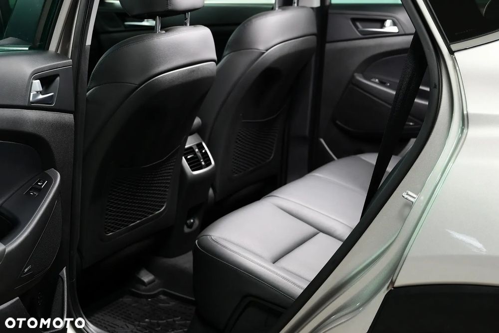 Hyundai Tucson blue 1.6 CRDi 2WD DCT Premium - 8