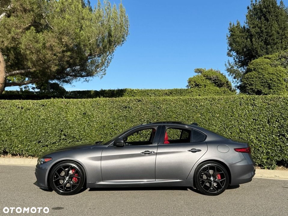 Alfa Romeo Giulia 2.0 Turbo 16V AT8 Veloce Ti - 9