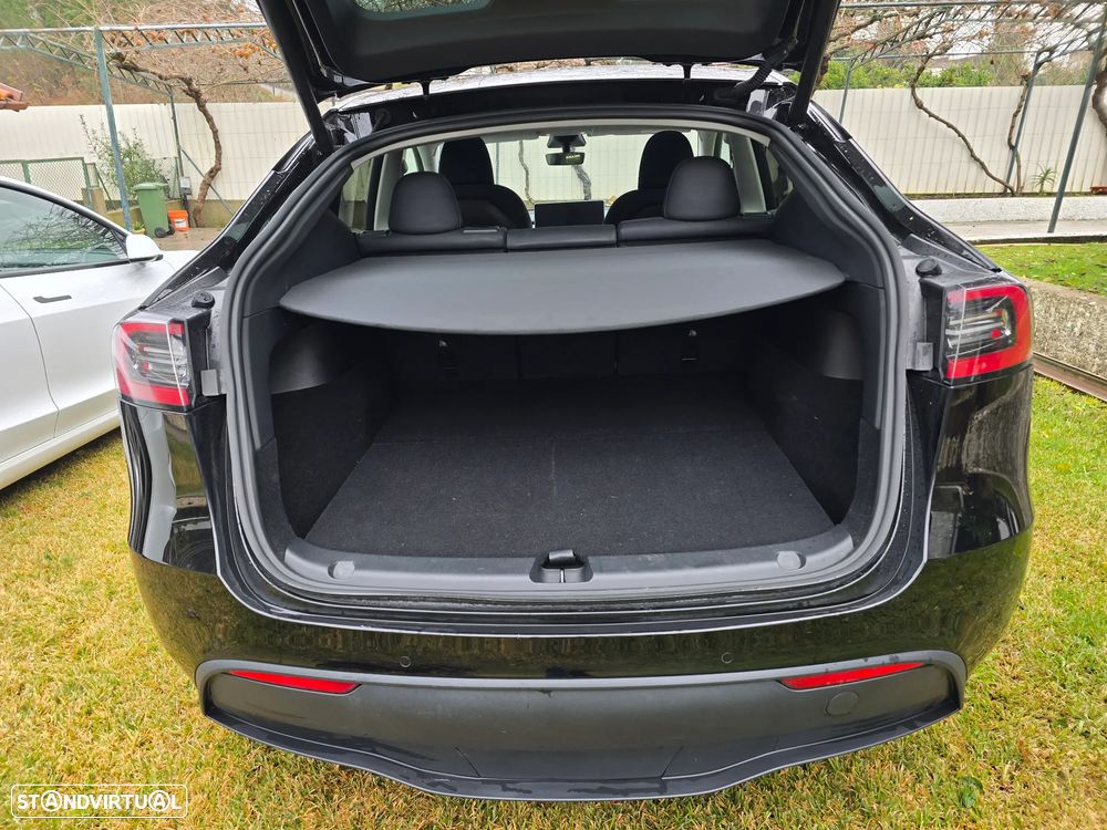 Tesla Model Y Long Range Dual Motor AWD - 12