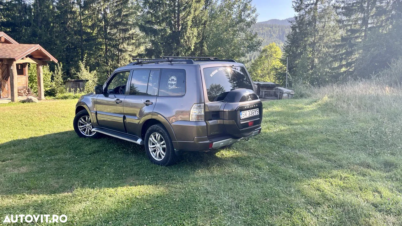 Mitsubishi Pajero - 30
