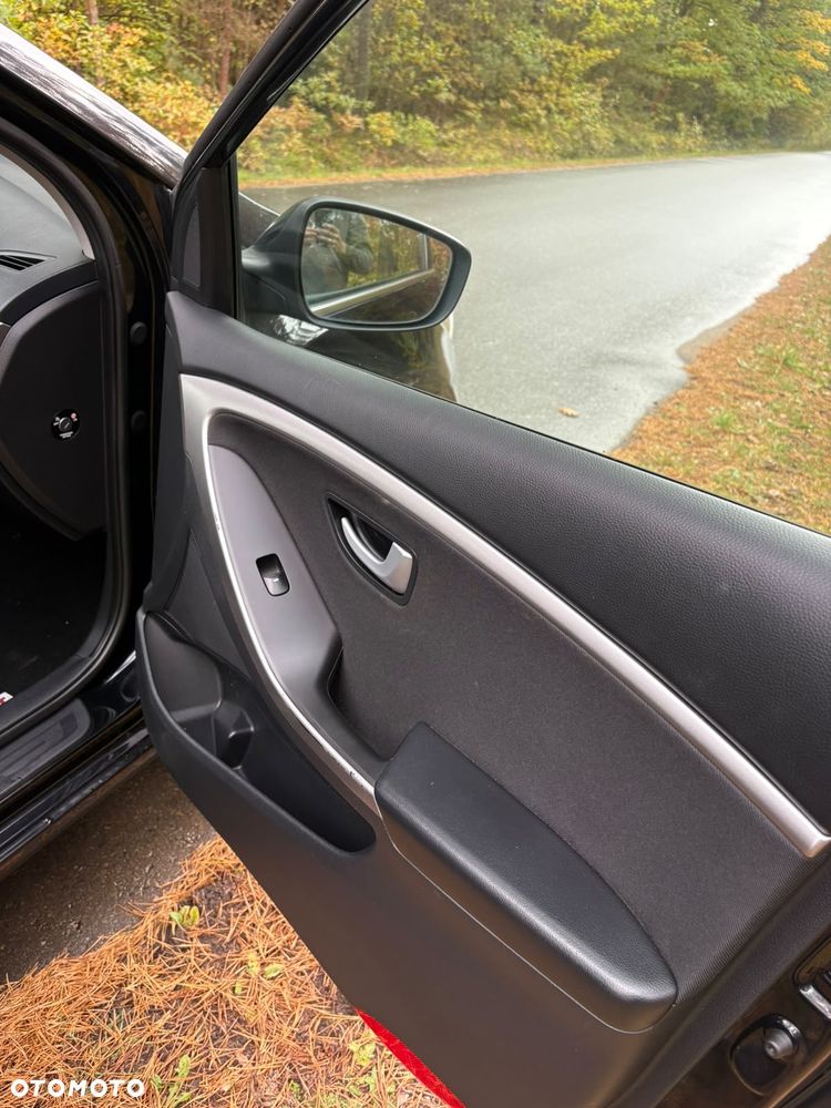 Hyundai i30 i30cw 1.6 CRDi Intro Edition - 17