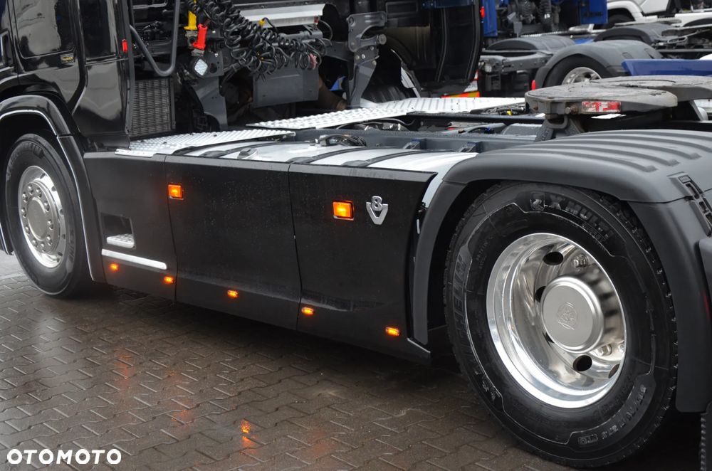 Scania R 580 / V8 / 4 PODUSZKI / KLIMA P. / NAVI /FULL LED / ACC / 7436 - 9