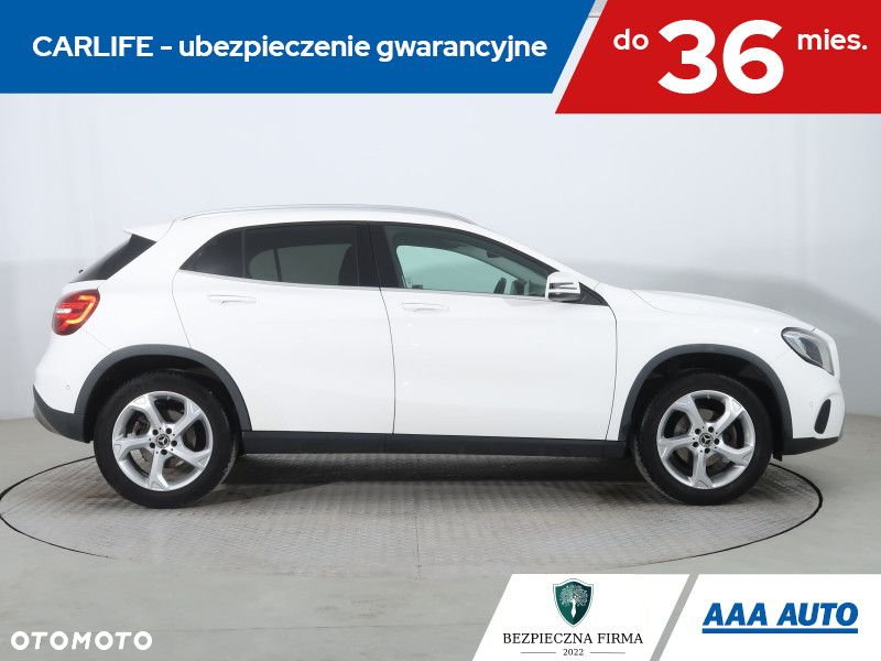 Mercedes-Benz GLA - 7