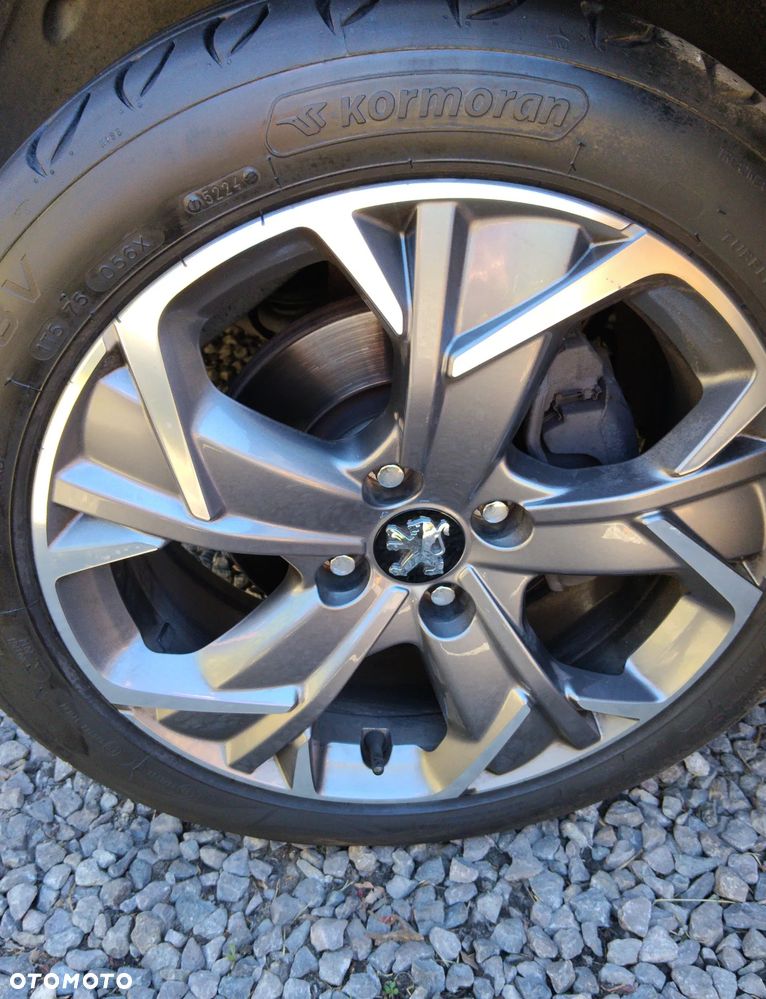 Peugeot 2008 1.2 Pure Tech Style S&S - 17