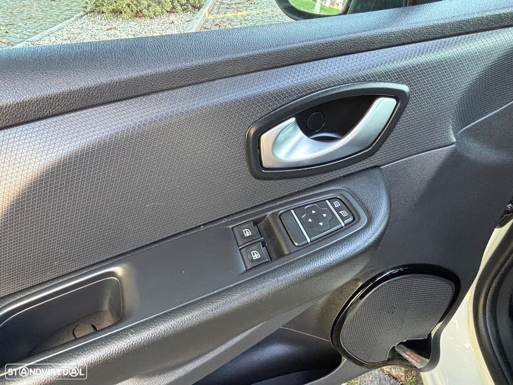 Renault Clio - 16