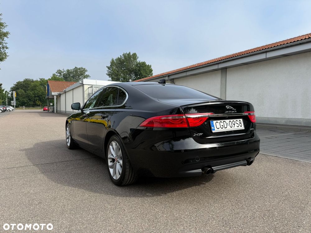 Jaguar XF 2.0 T Prestige - 2