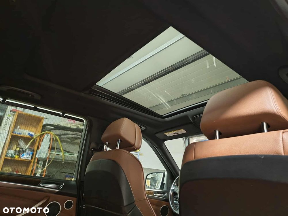 BMW X5 5.0i xDrive - 5